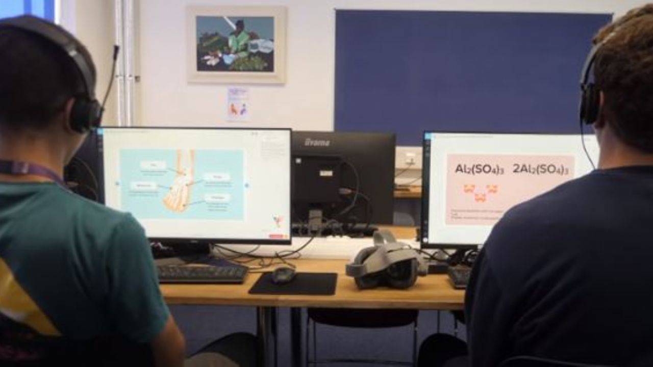 İngiltere’de yapay zekayla öğretmensiz eğitim modeli başladı