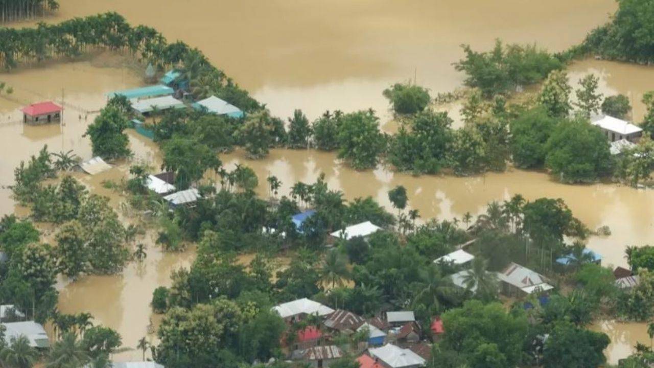Hindistan'da şiddetli yağışlar 10 kişinin ölümüne neden oldu