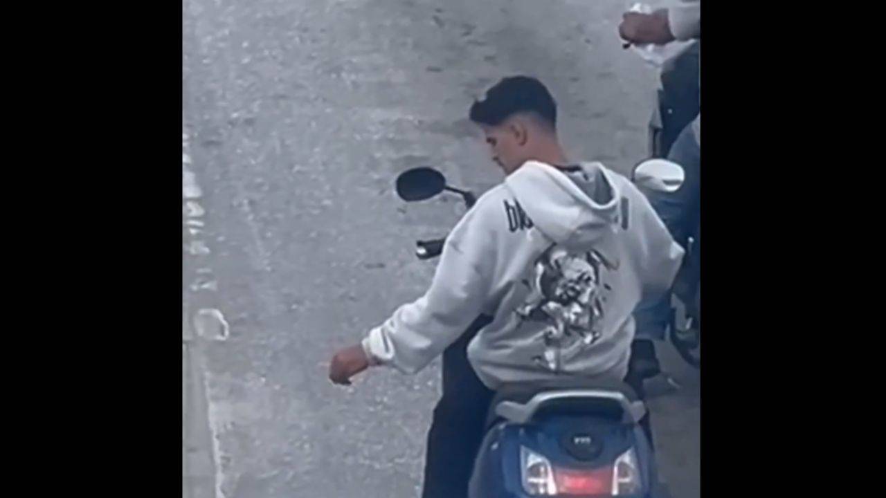 Başkan, 'çok güzel hareket' dedi; kaskı hatırlattı