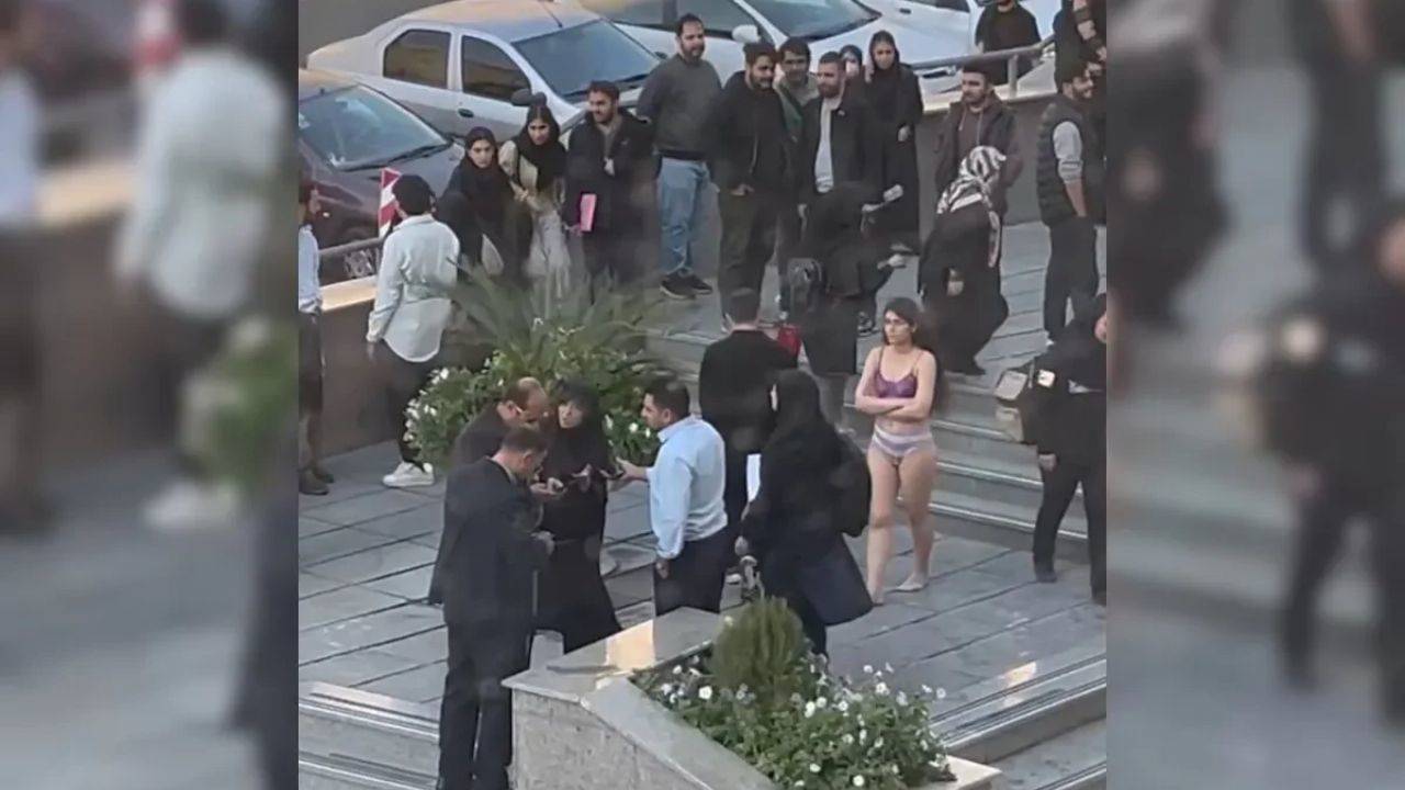 İran'da çıplak protesto