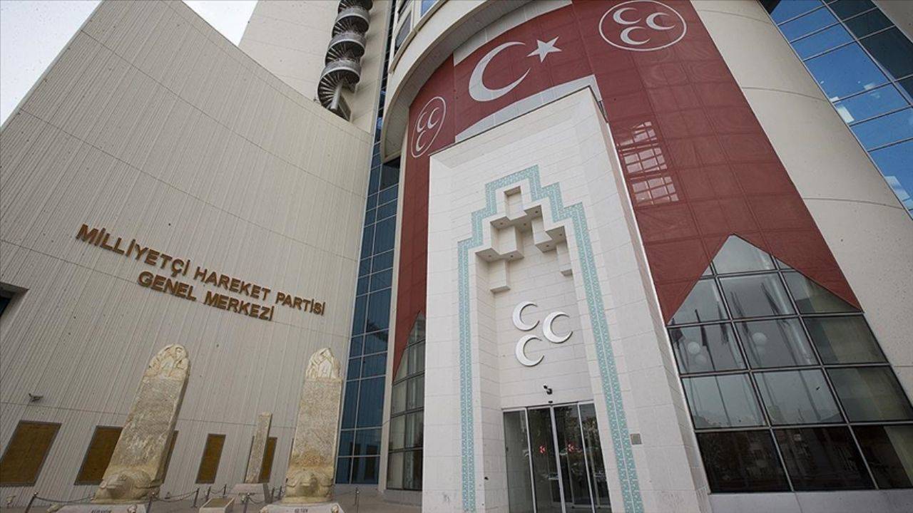 MHP'de 3 milletvekilinin istifası istendi
