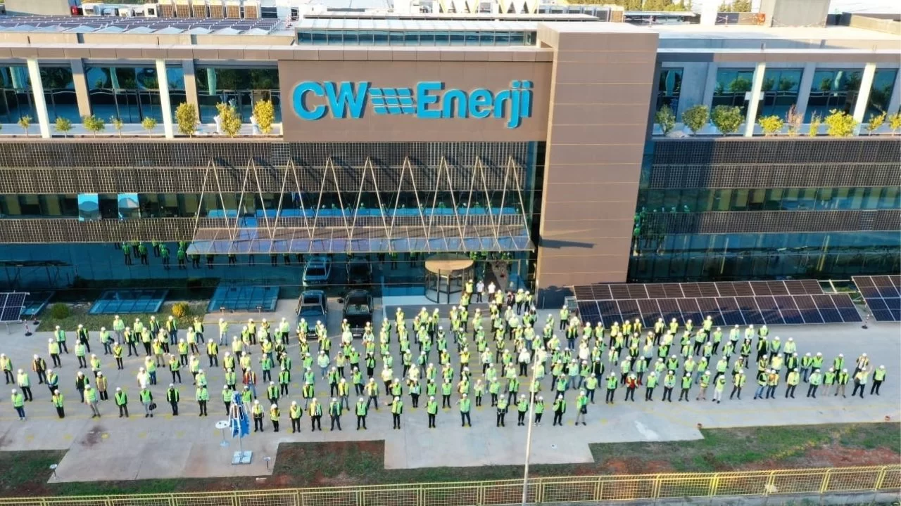 CW Enerji'den 7,6 milyon dolarlık güneş enerjisi projesi