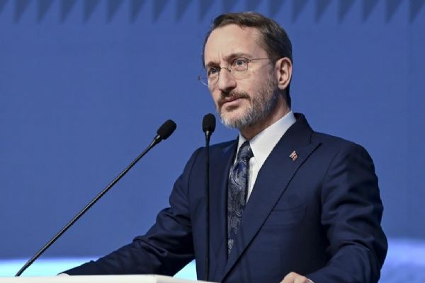 İletişim Başkanı Altun, Yunan gazetesine konuştu: Birlikte saf dışı edebiliriz