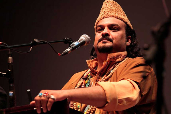 Pakistanlı sanatçıya suikast