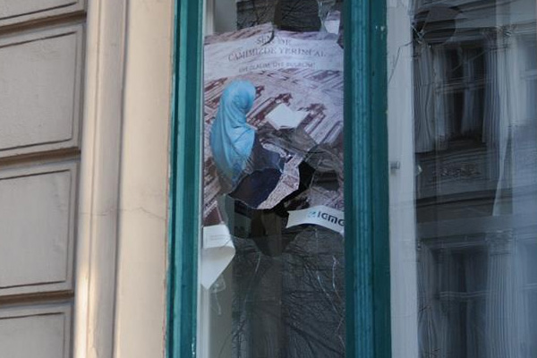 Hollanda’da Türk camisine saldırı