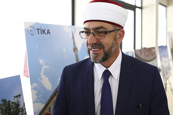 'Atina'nın ortasında Türk eseri cami istemez'