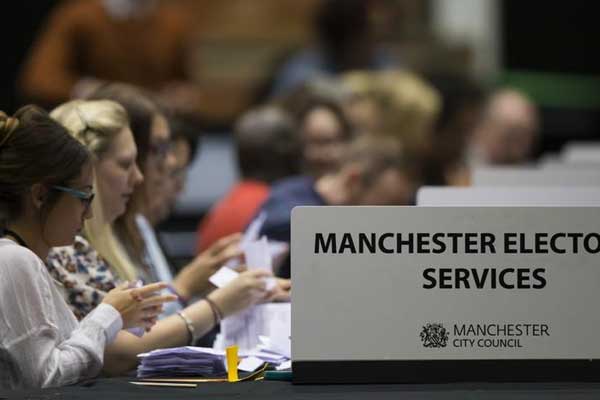 İngiltere’de anketler yanıttı