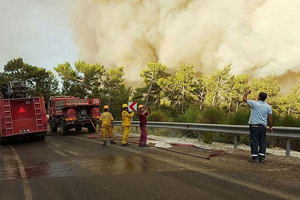 Kumluca'daki orman yangını tekrar başladı