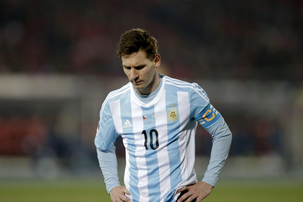 Penaltı kaçıran Messi milli takımı bıraktı