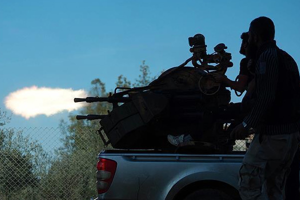 Muhaliflere gönderilen silahlar karaborsada