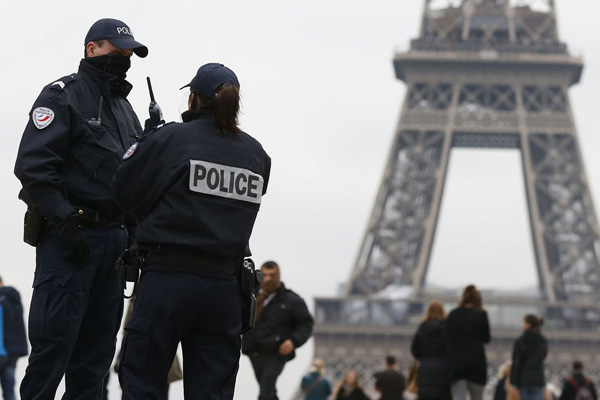 Polislerin kimlik bilgileri internete sızdı