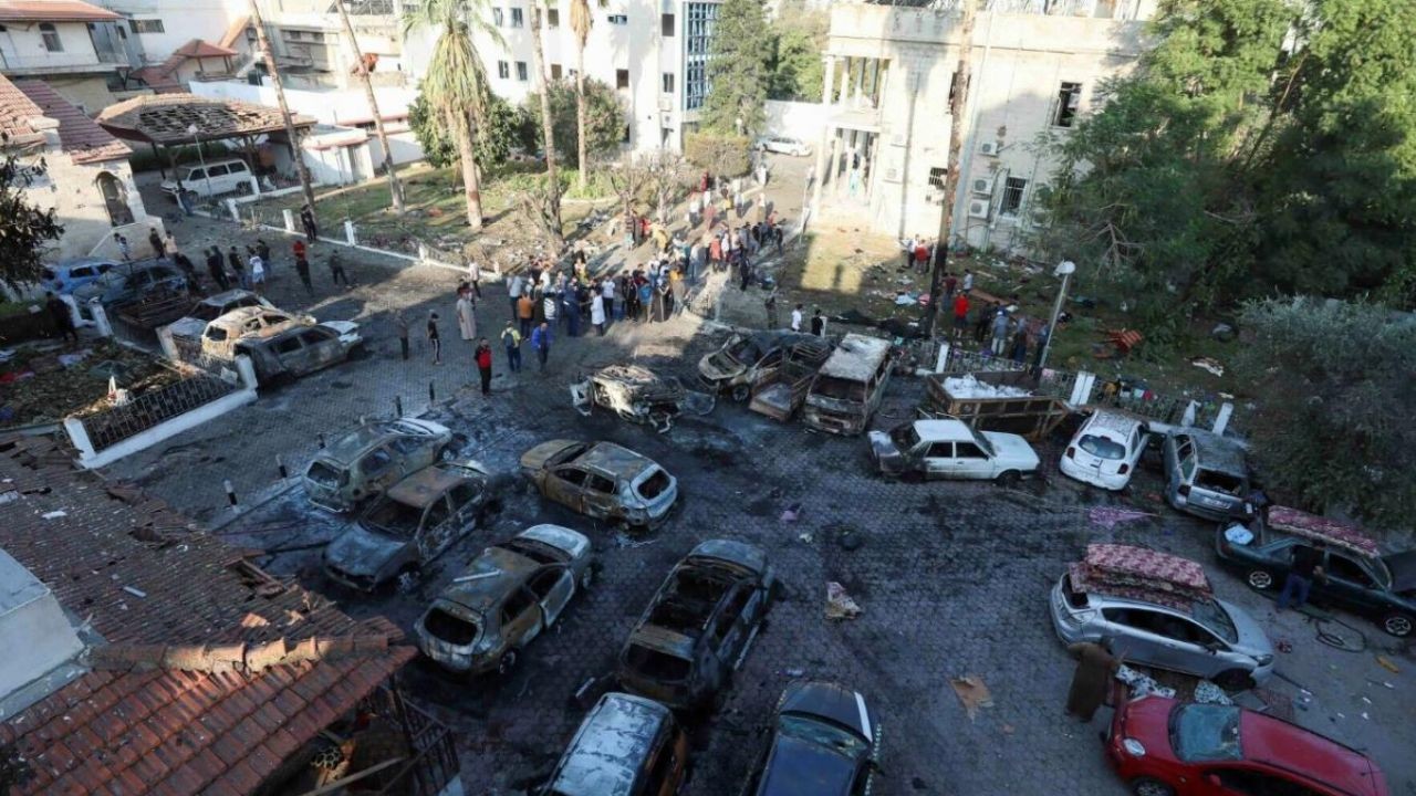 İsrail'in topçu saldırısında El Ehli Bapdist Hastanesi'nin Radyoloji bölümü binası hasar gördü