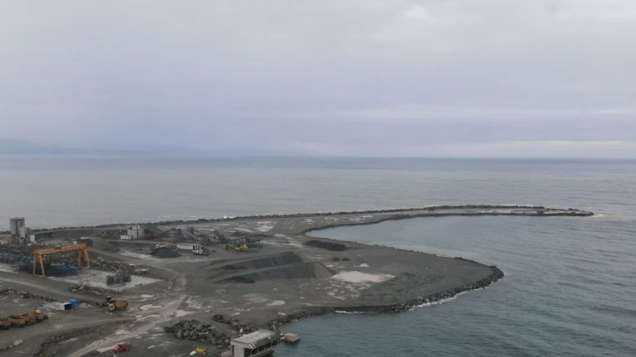 Rize'de lojistik projesi ilerliyor, Trabzon'da yatırım adası stagnasyonu devam ediyor