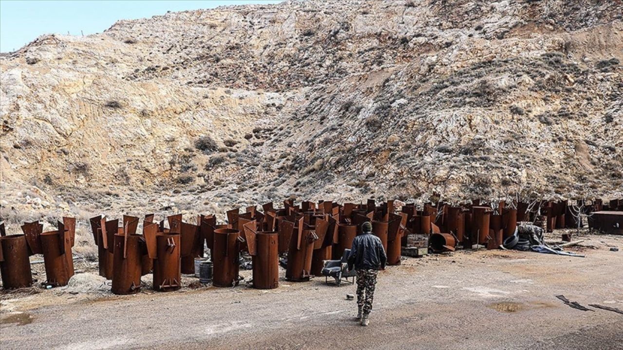 Esed rejimi, Şam'da halka yasakladığı Kasyun Dağını varil bombası üretim tesisine çevirdi