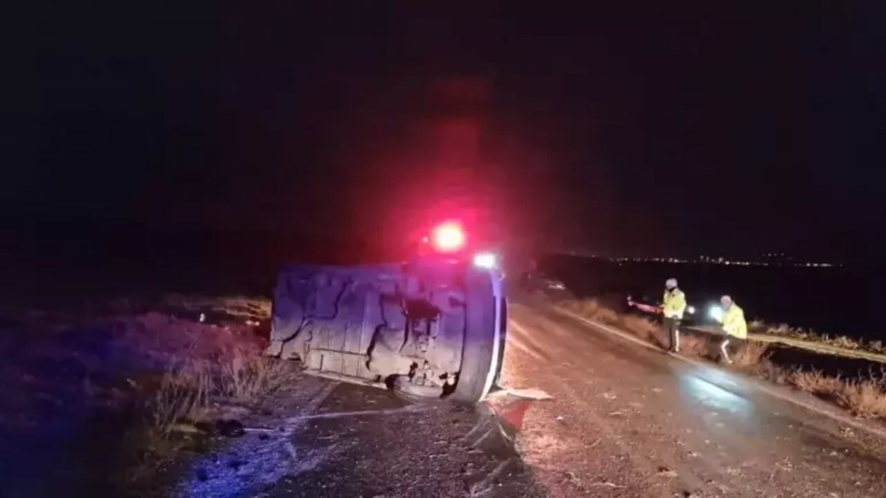 Çorum'da feci kaza: Polis memuru kamyonun altında kaldı