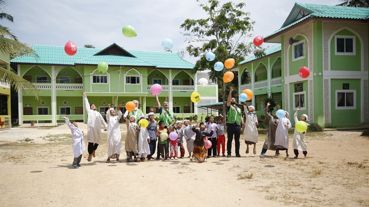 İHH geçen yıl 43 ülkede 1 milyonu aşkın yetime destek oldu