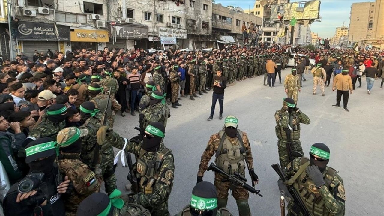 Esirlerin nakli başladı!