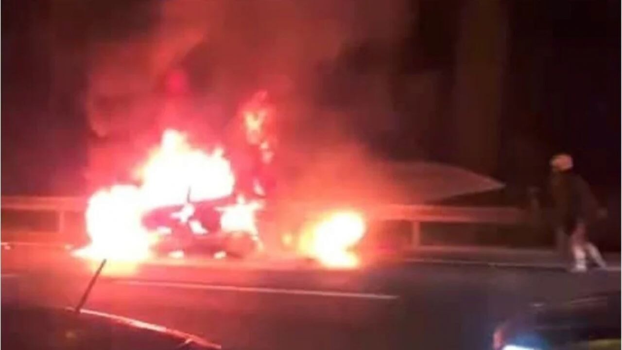 TEM Otoyolu'nda yangın faciası: Otomobil küle döndü