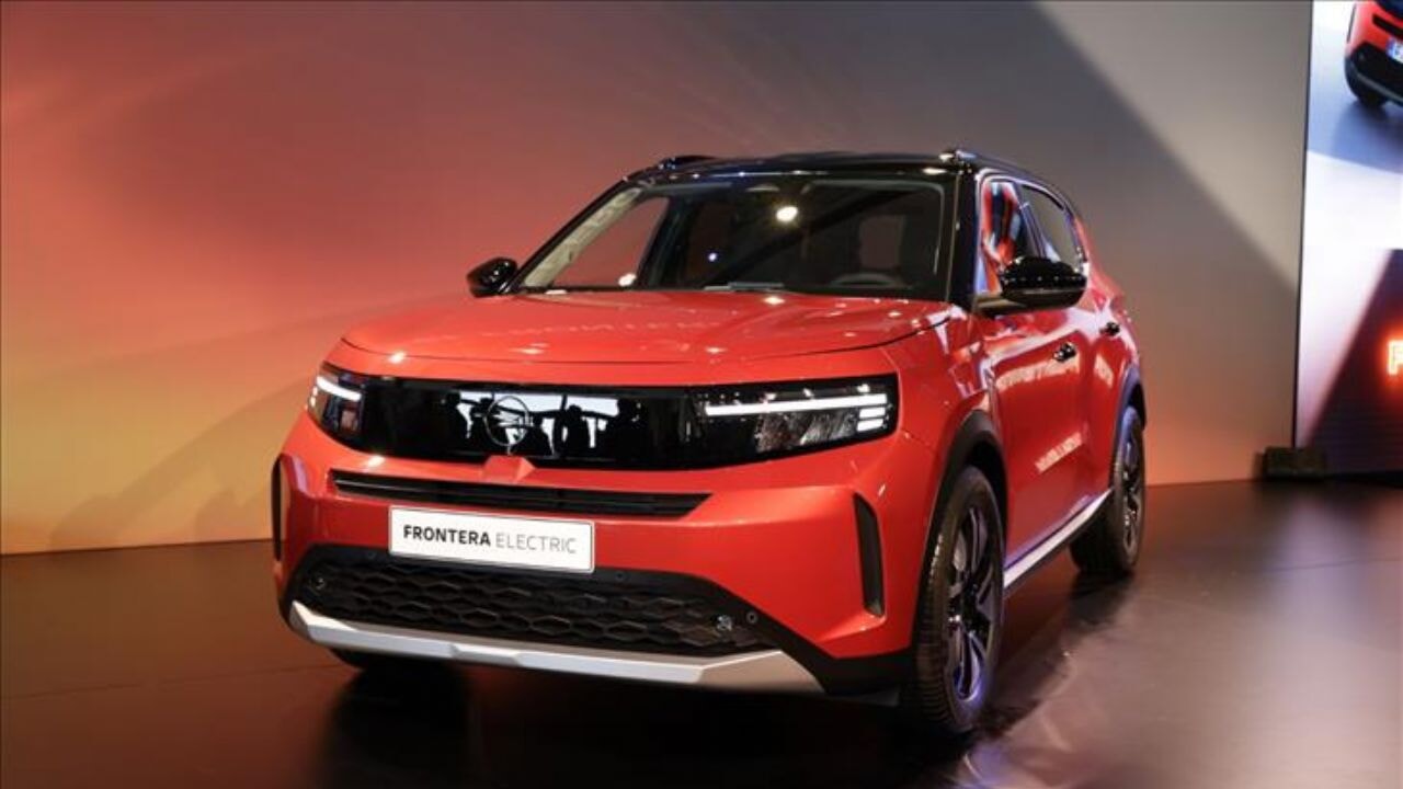 Opel, iki elektrikli otomobil modeliyle geliyor