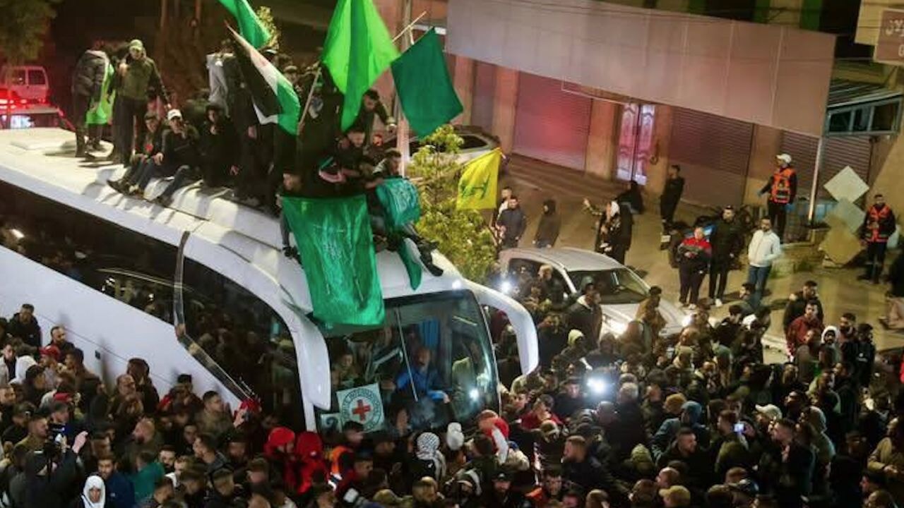Meyve bahçeli bıraktı, enkaz altında buldu: Gazze'ye dönüş
