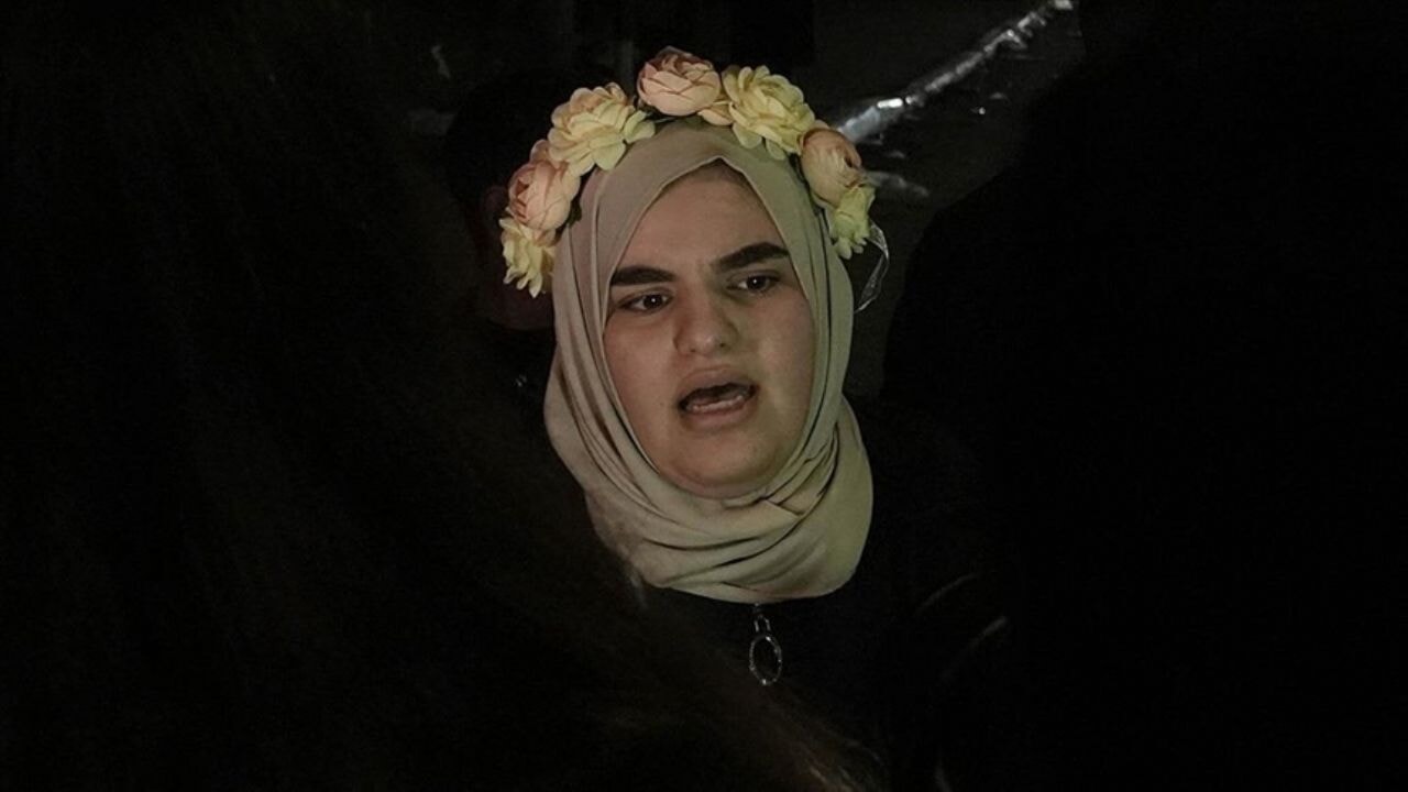 Filistinli kadın: İsrailli esirlere hediyeler sunulurken biz saçımızdan sürüklendik