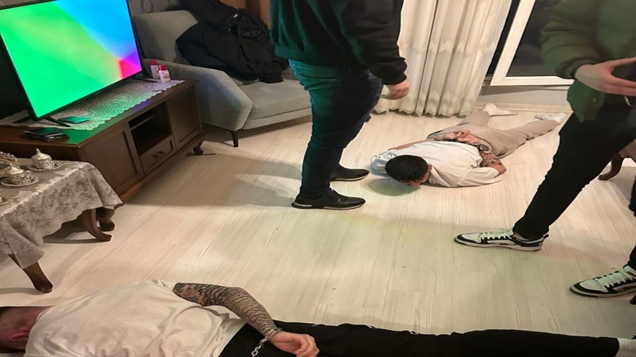 Taksiyle uyuşturucu satanlara operasyon