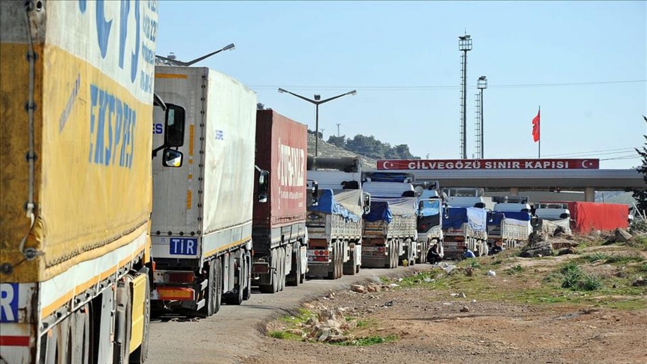 Suriye sınırındaki gümrük krizi gıdayı vurdu