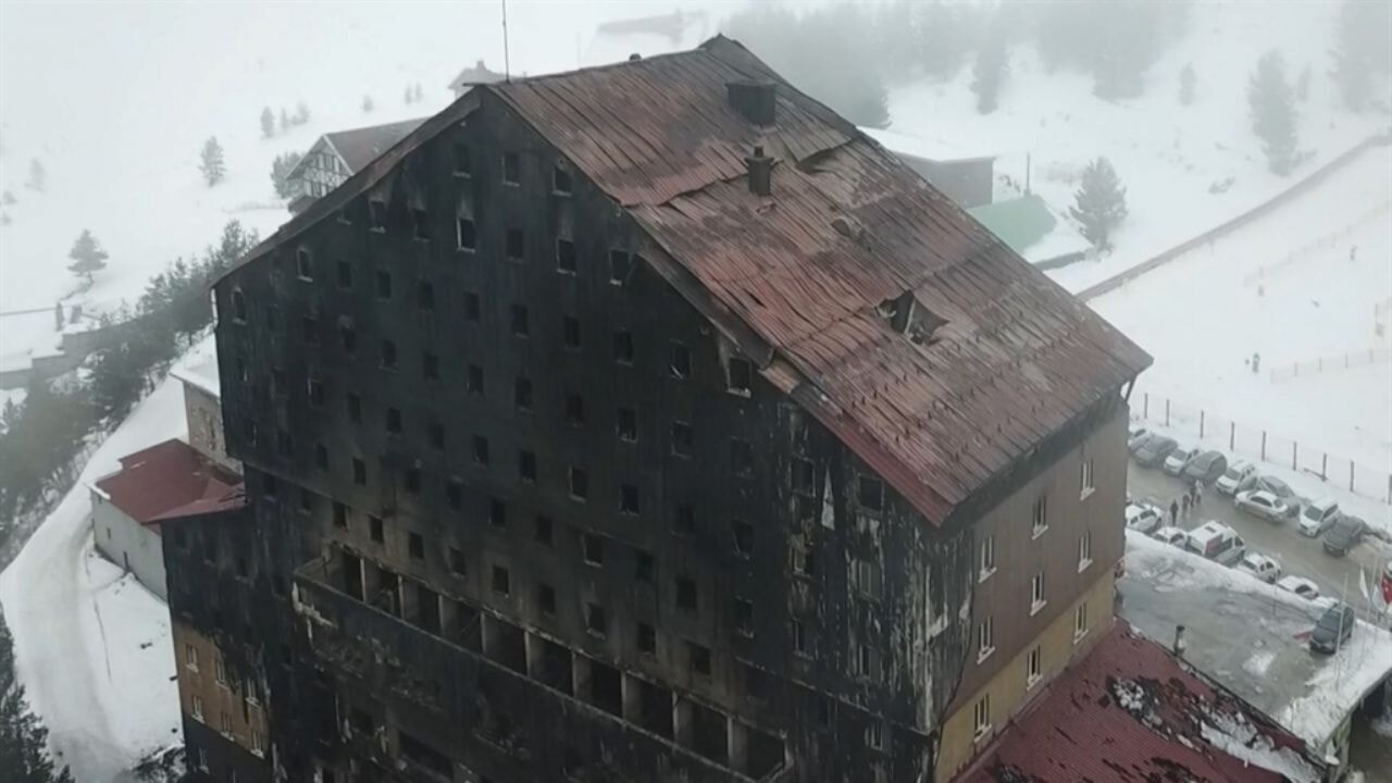 Kartalkaya'da yanan otelde AFAD çalışmaları sona erdi