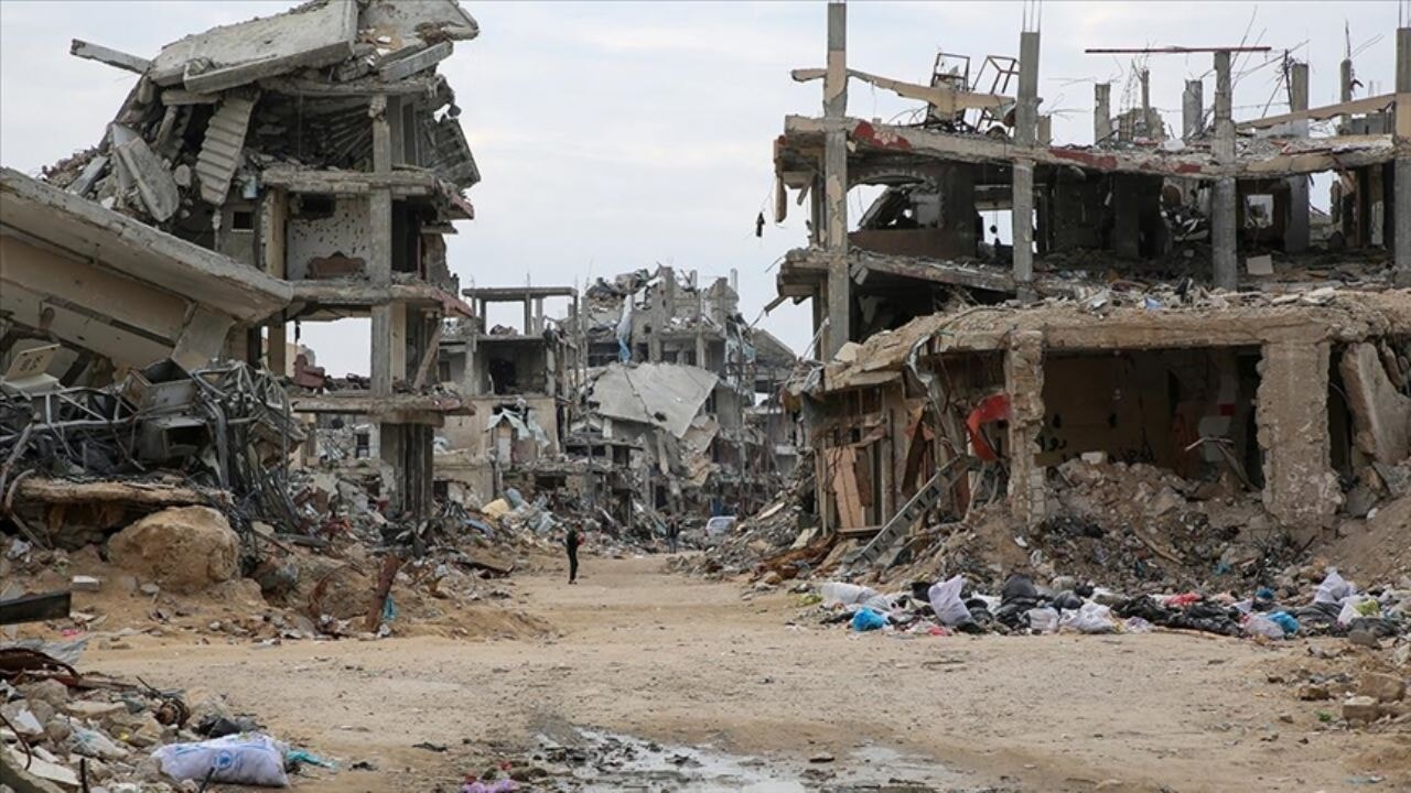 İsrail'in bombaladığı binaların enkazından 17 Filistinlinin daha cenazesi çıkarıldı