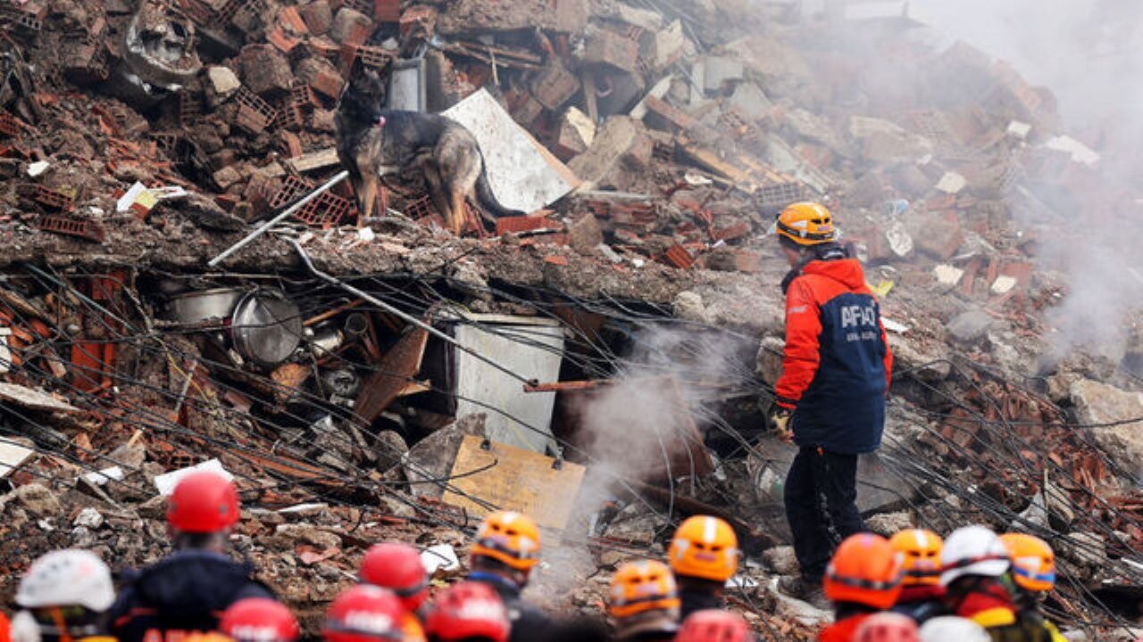 Konya'da çöken binada 2 kişinin cansız bedeni bulundu!