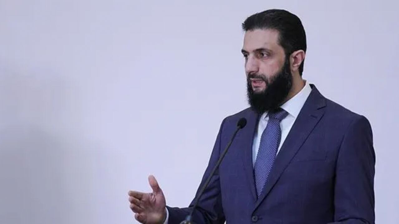 Ahmed eş-Şara konuştu: Suriye'deki tüm silahlı gruplar feshedilecek