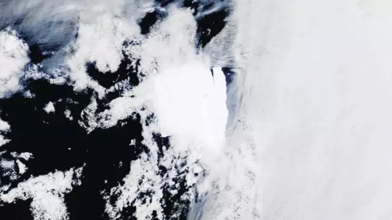 Dev buz dağından kopan 80 kilometrekarelik parça tehlike oluşturuyor!