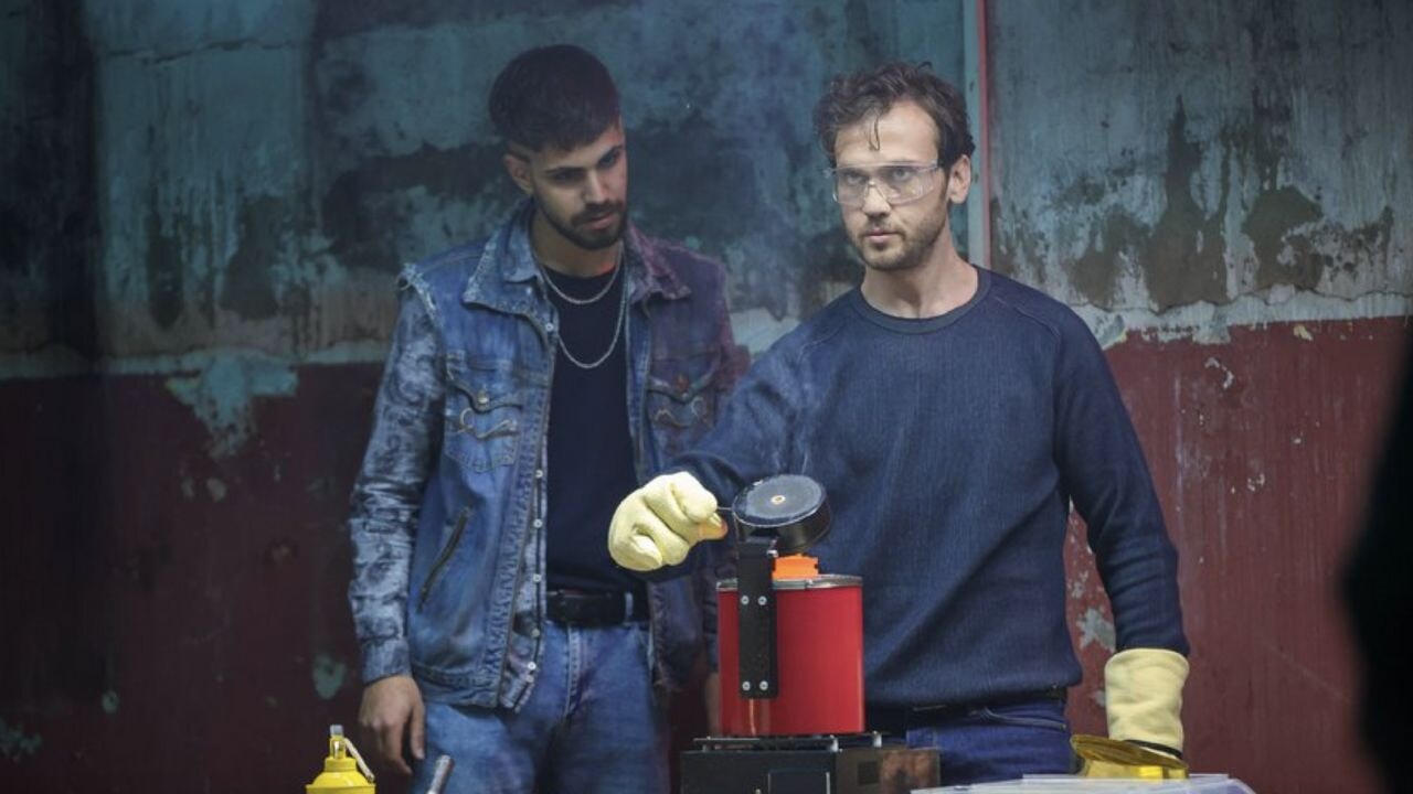 Deha yeni bölüm 18. bölüm izle | Babası ölen Aras Bulut İynemli diziye devam edecek mi, Deha yeni bölüm var mı?