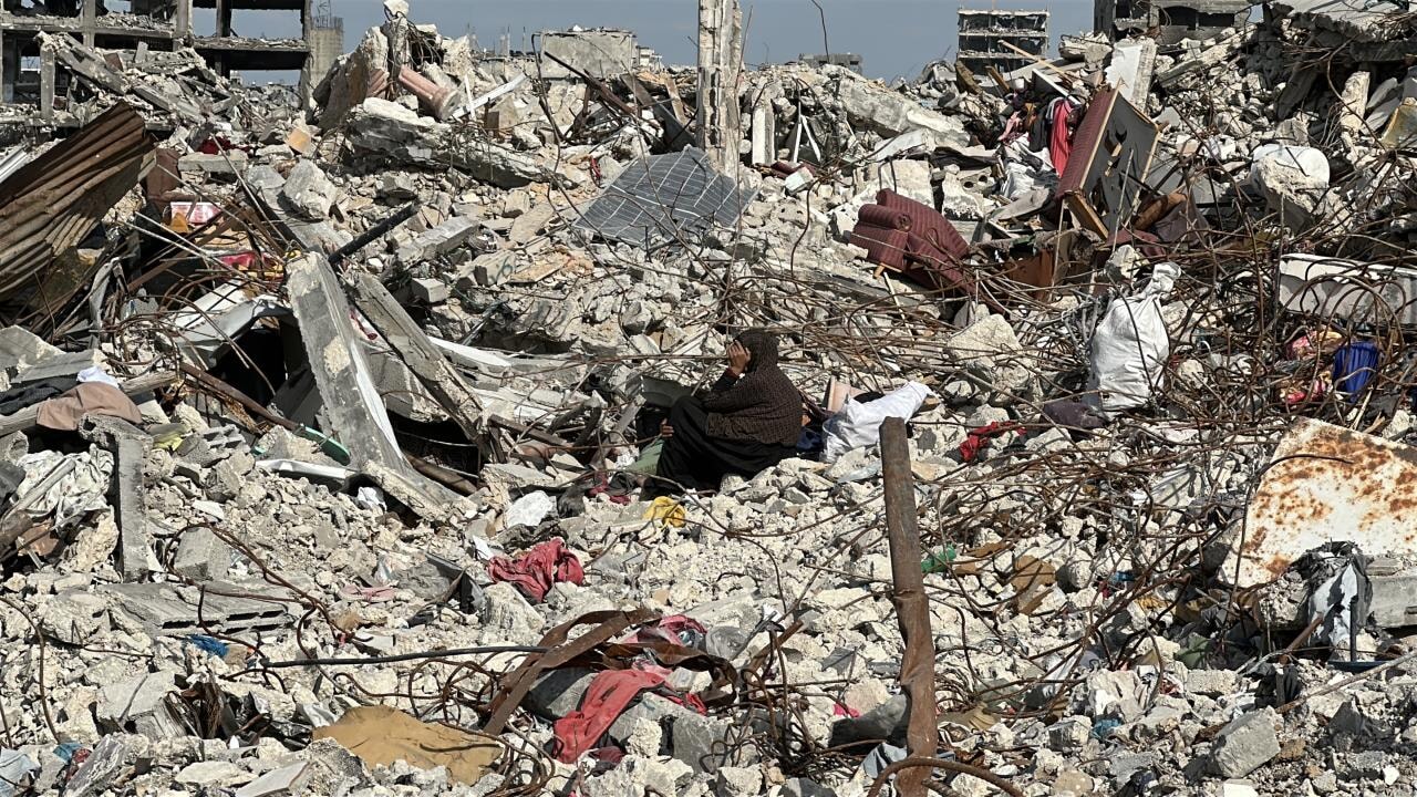 Gazze'de enkaz altında kaybolan binlerce insan aranıyor