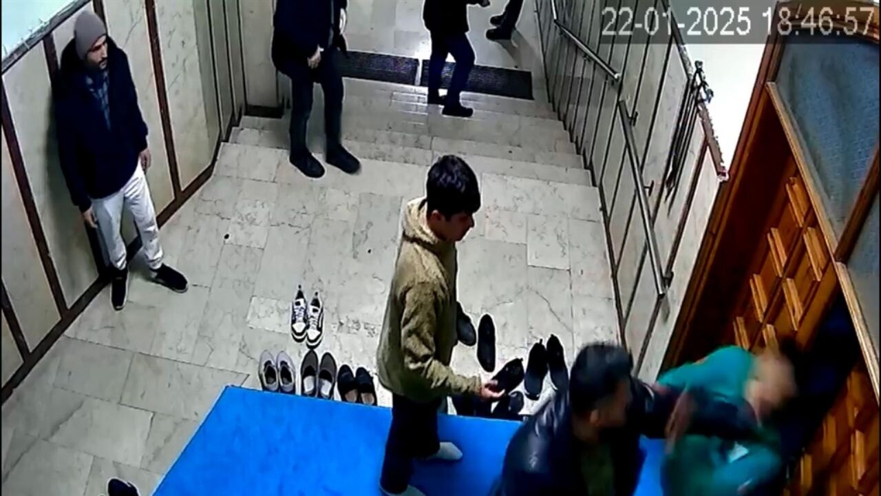 Kick boksçu cami görevlisine saldırıp felç etti!