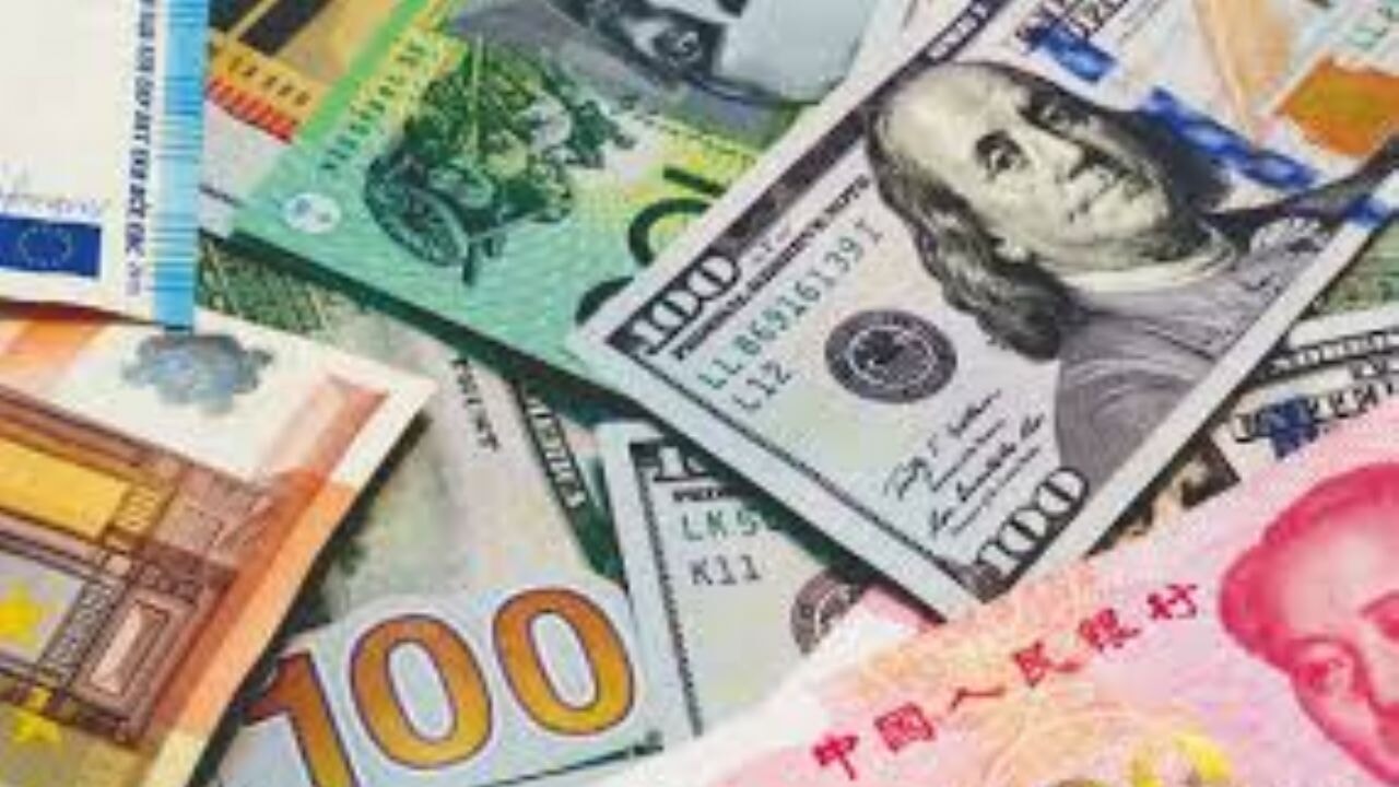 Döviz piyasalarında dalgalanmalar yükselişe geçti