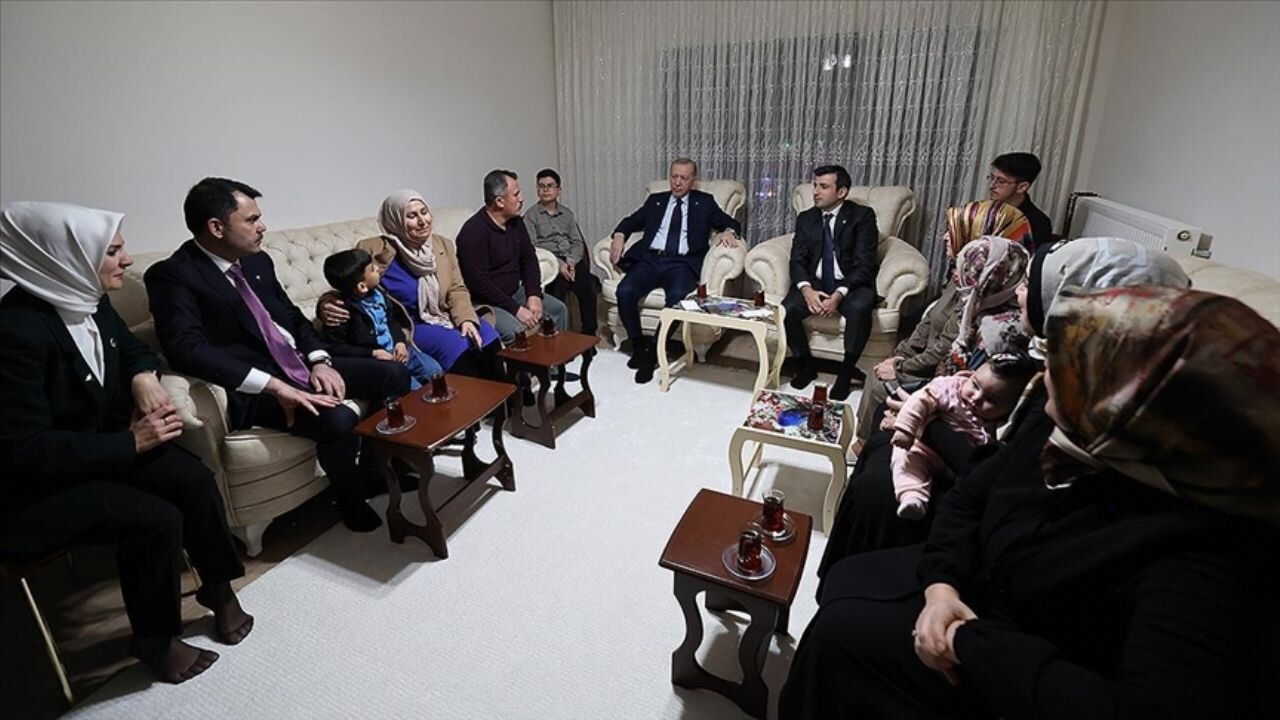 Adıyaman'da yeni konutlarına kavuşan depremzede aileden Cumhurbaşkanı Erdoğan'a teşekkür