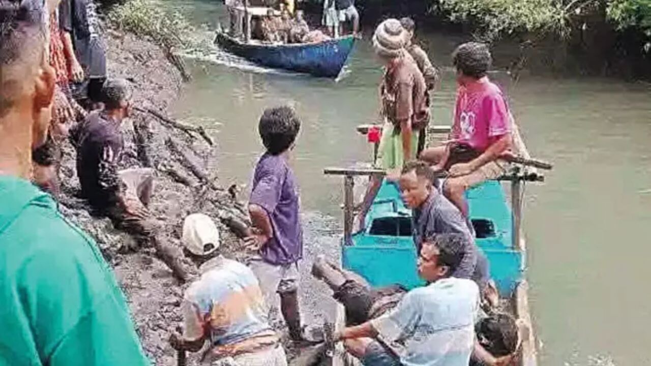 Endonezya'da timsah katliamı: Anne ve oğlunu öldürdü.