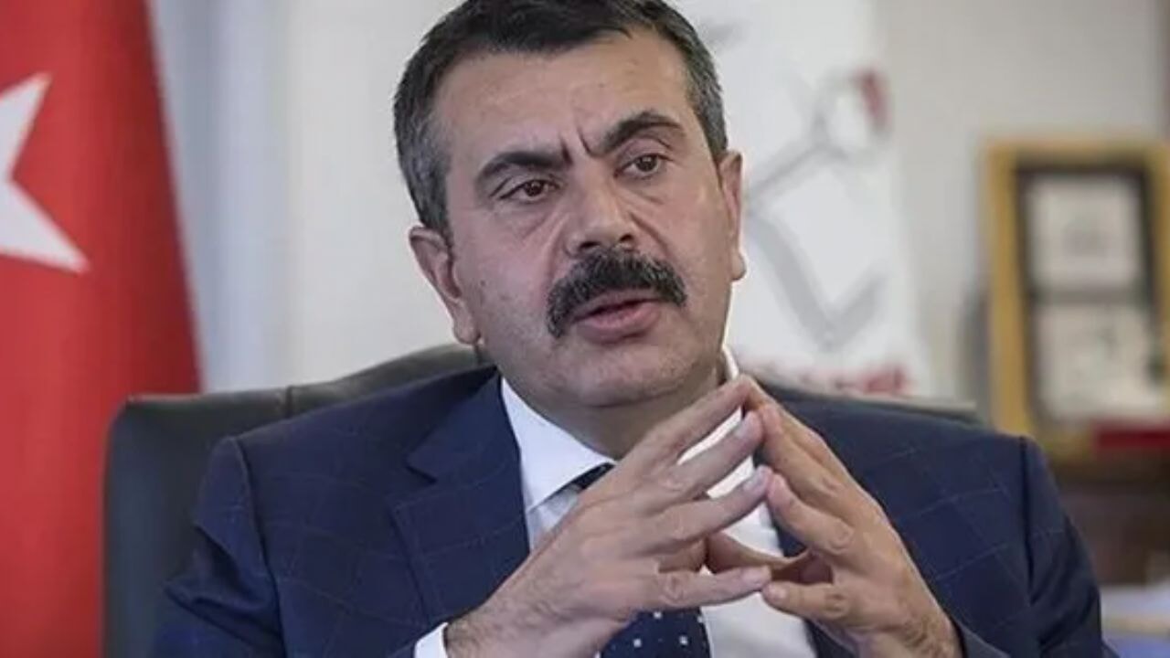 Bakan Tekin'den fahiş ücret talep eden okullara net uyarı