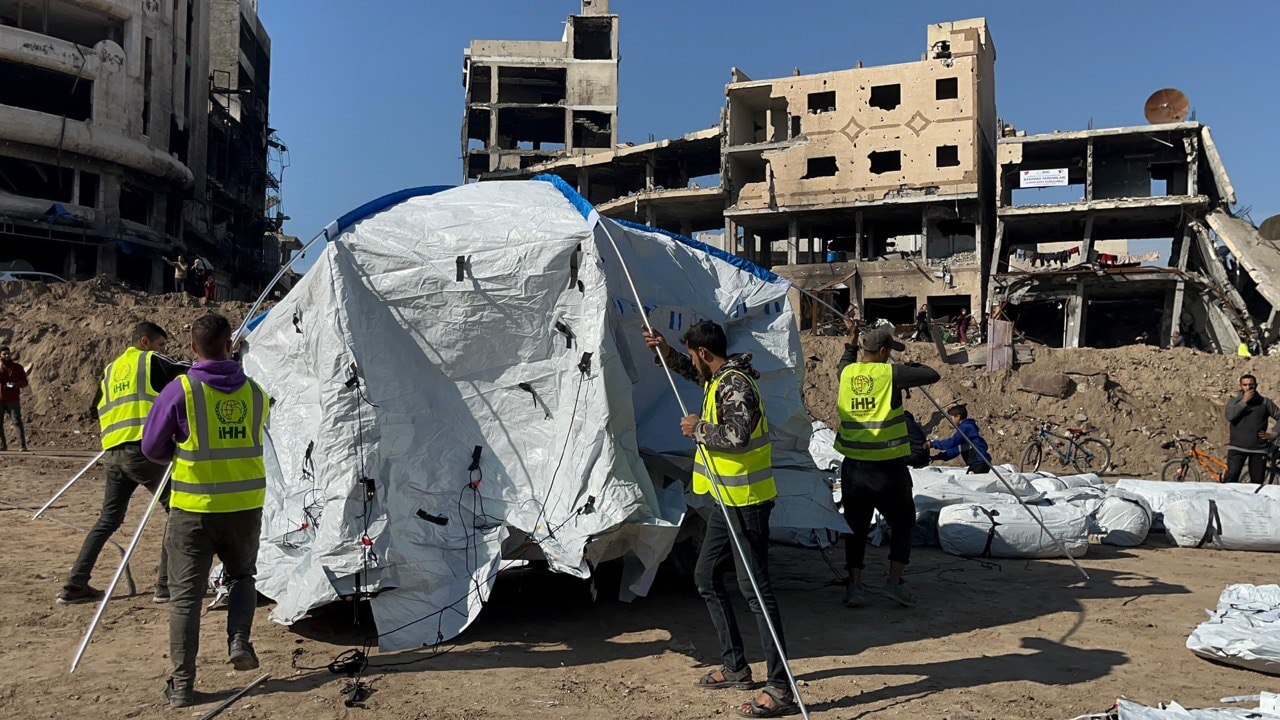 İHH, Gazze'de 870 aile için çadır kentler kurdu