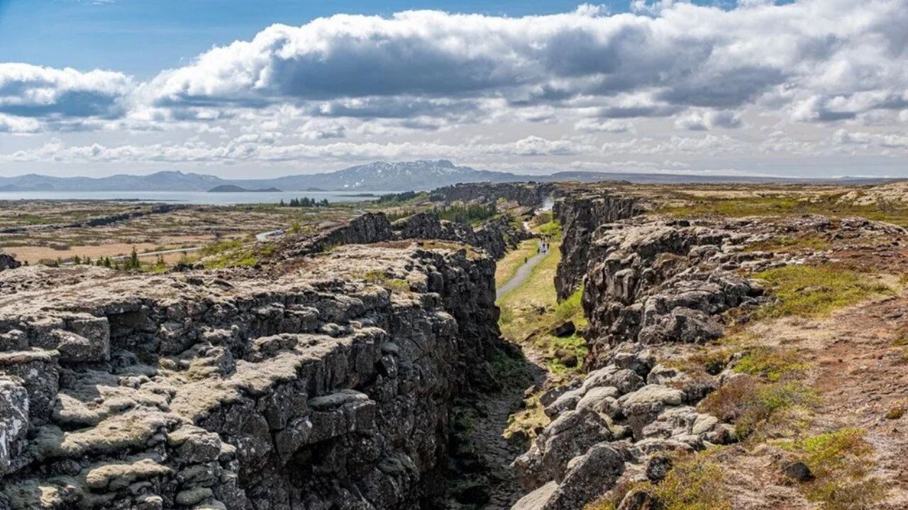 Afrika'daki yarık genişliyor, dev kıta ikiye bölünüyor!