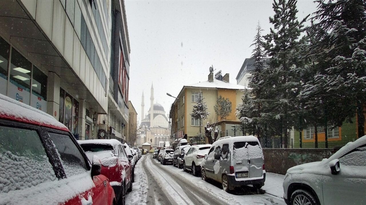 Bazı illerde okullar 1 gün tatil