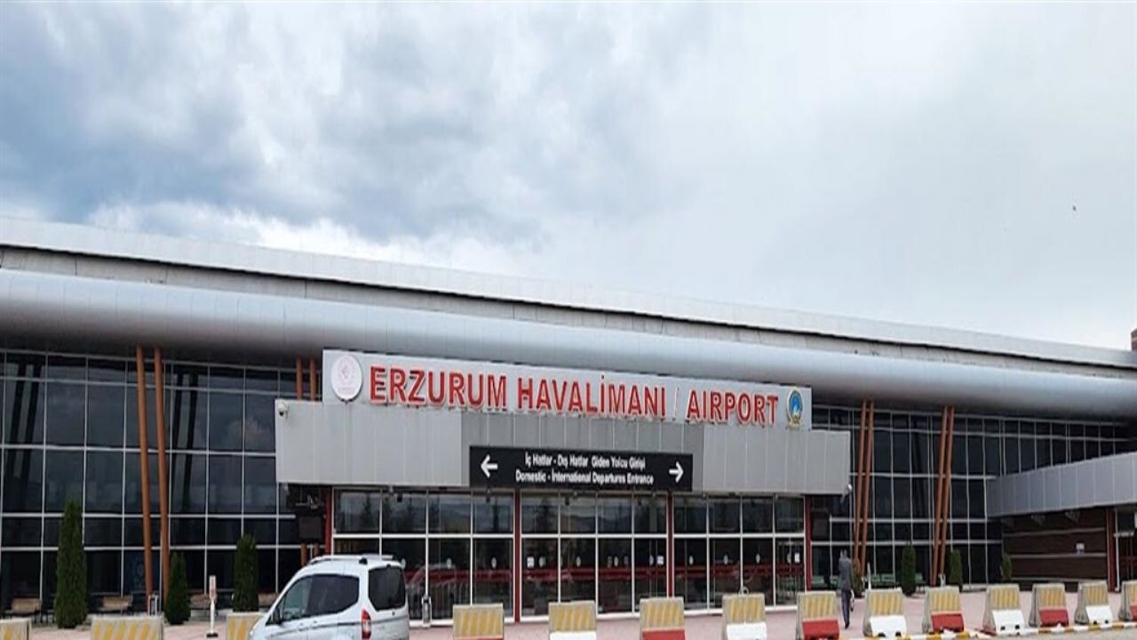 Yolcuların kavgası nedeniyle uçak Erzurum'a iniş yaptı