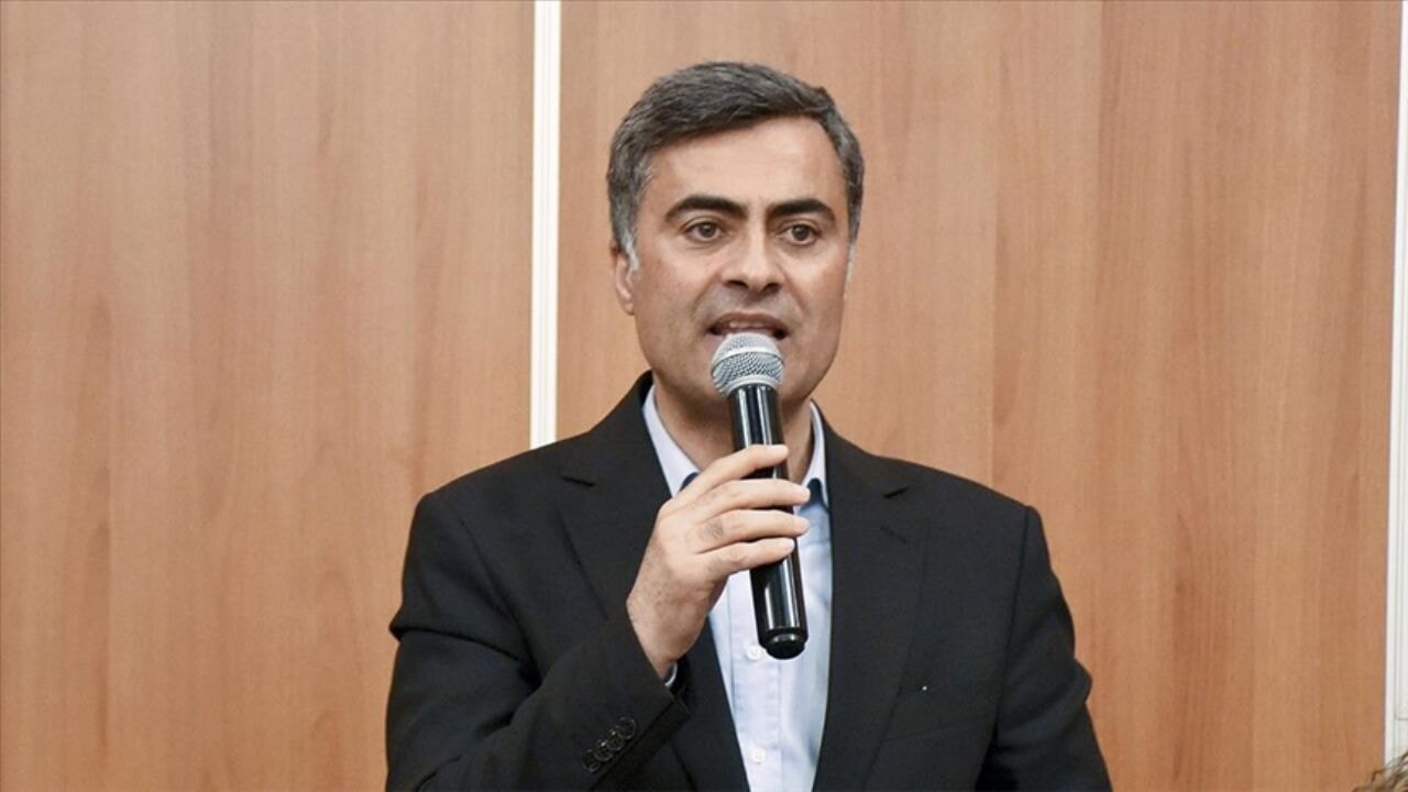 Van Büyükşehir'de şok! Zeydan görevden uzaklaştırıldı