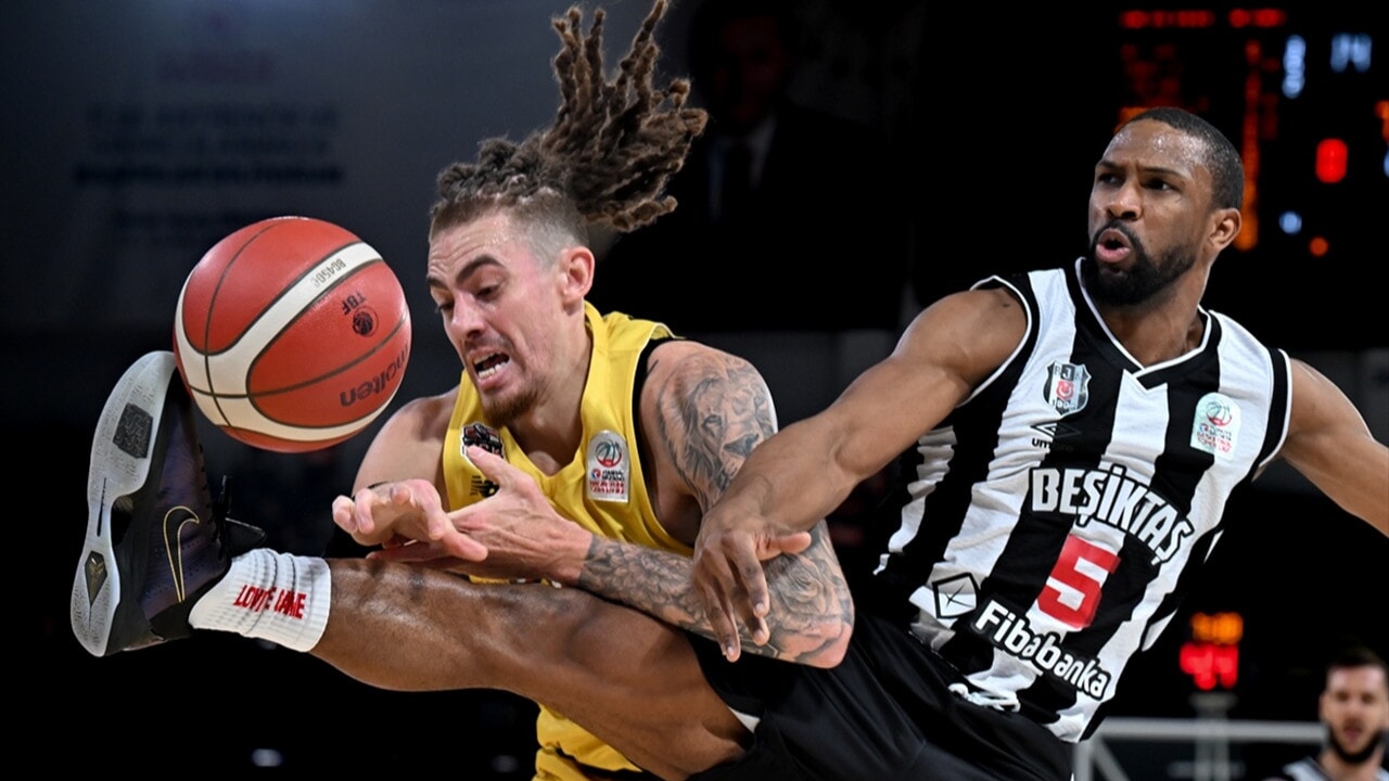 Fenerbahçe Beko, Galatasaray'ı geçip Beşiktaş Fibabanka ile finalde