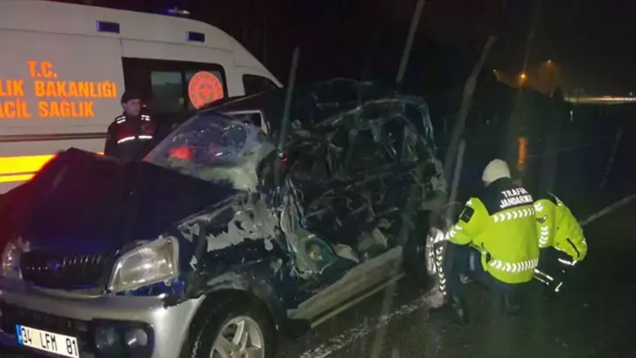 Çekmeköy'de korkunç kaza: Mikserin çarptığı cipte ölü ve yaralılar var