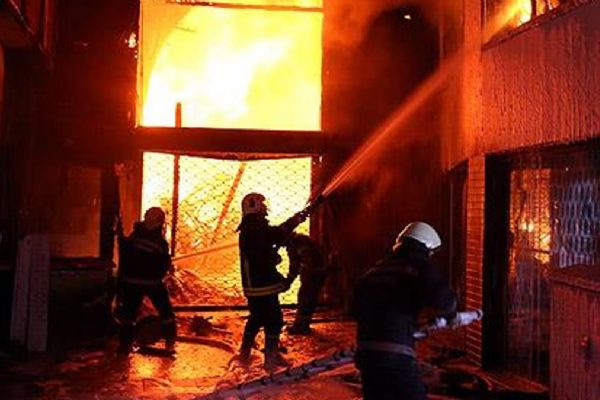 Fas'ın Marakeş kentinde dev yangın: Yüzlerce dükkan küle döndü