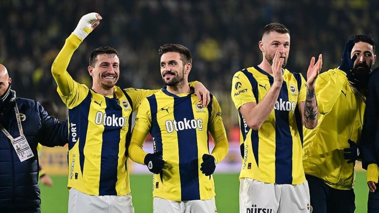 Fenerbahçe'den Galatasaray'a mesaj! Derbi öncesi gücünü gösterdi
