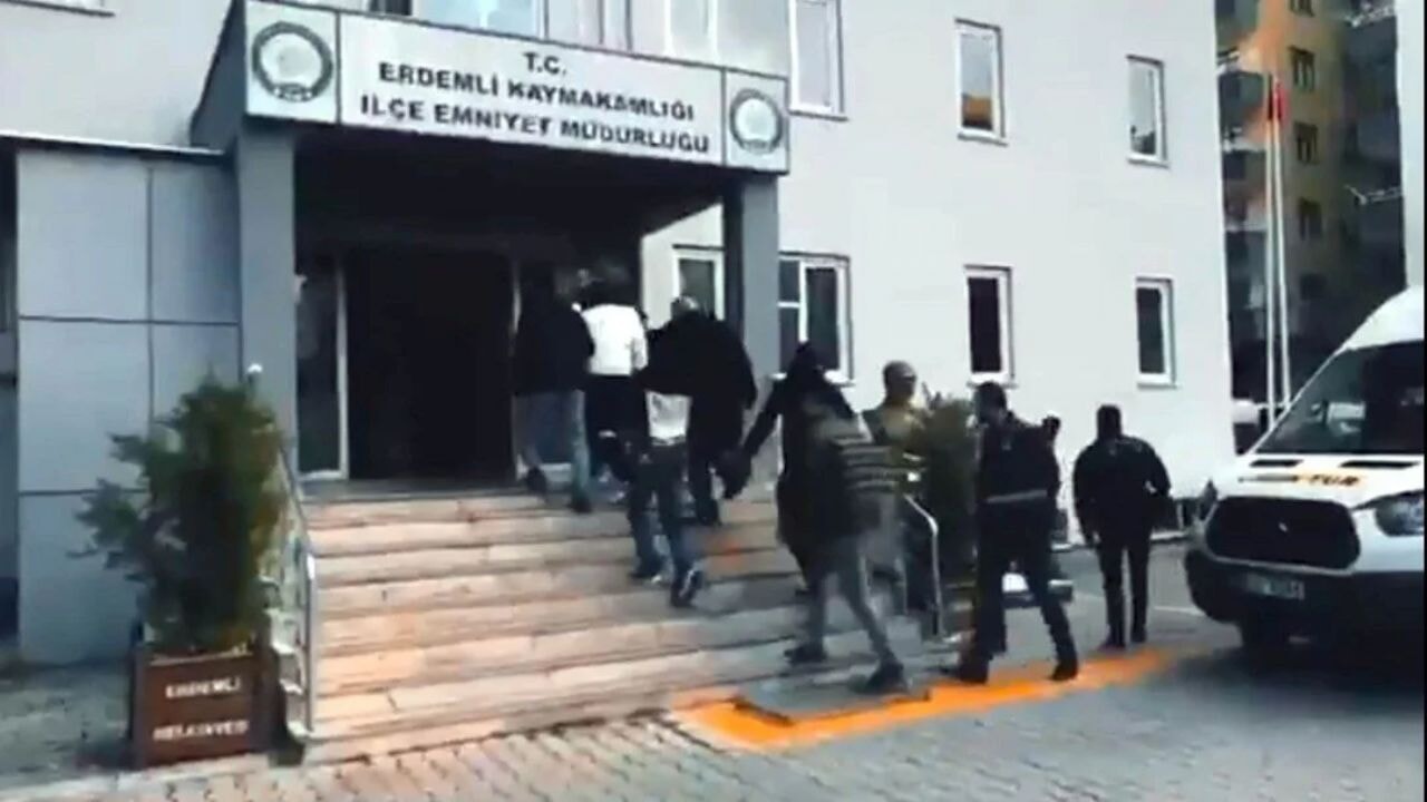 Organize suç örgütüne yönelik 'Hücre-12' operasyonunda 15 şüpheli tutuklandı