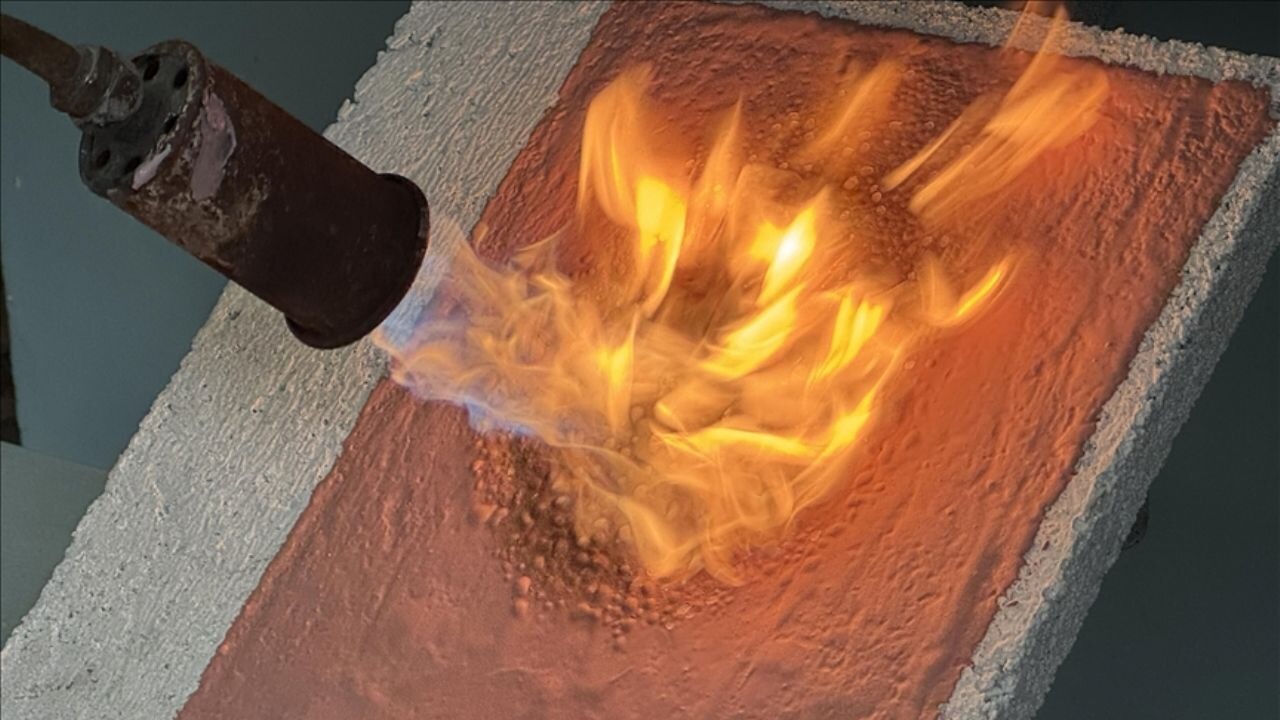 Samsun'da 'yanmaz boya' geliştirildi: 'Hiçbir şeyden etkilenmiyor'